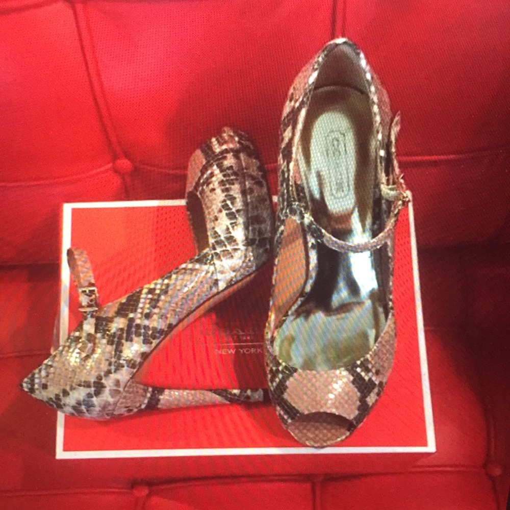 AUTHENTIC COACH SHOE - PRINTED SNAKE - Picture 2 of 5